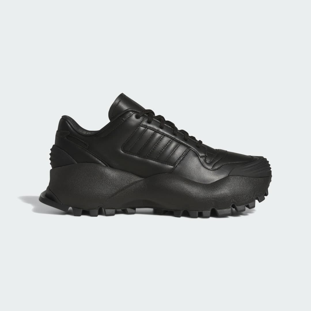 Adidas Chavarria Forum